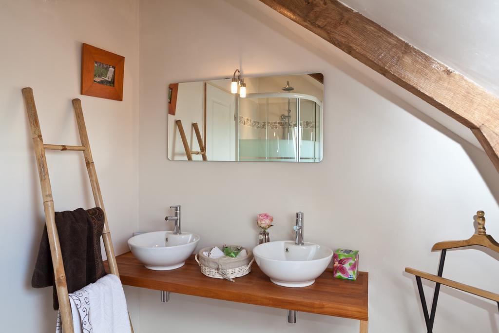 Les Iffs Domaine De La Basse Orme B&B 객실 사진